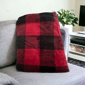 Plaid Blanket Red Black White Velvet Plush Blanket Soft Pom Pom Blanket